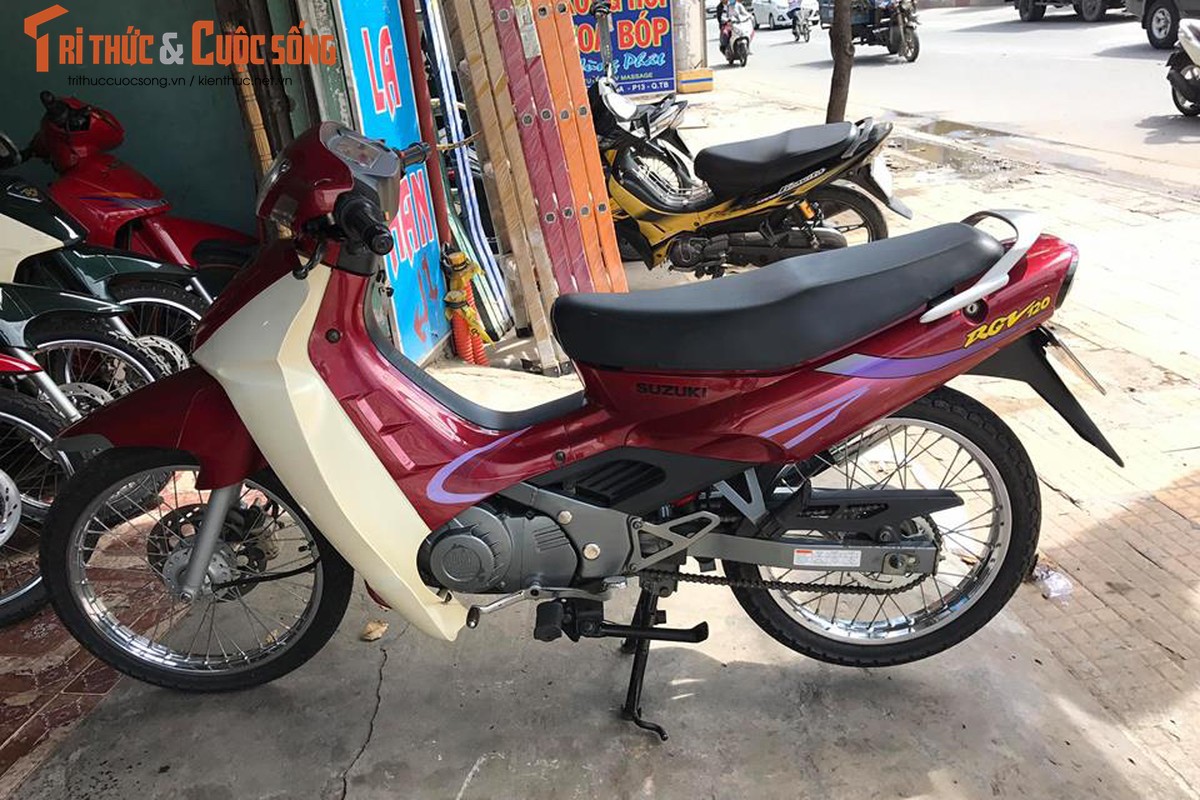 Suzuki RGV 120 doi cu dat ngang 